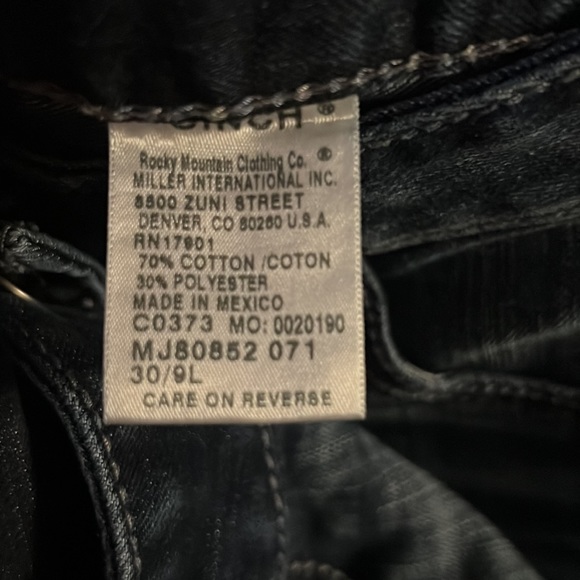 Women’s Cinch Jeans - Picture 3 of 3